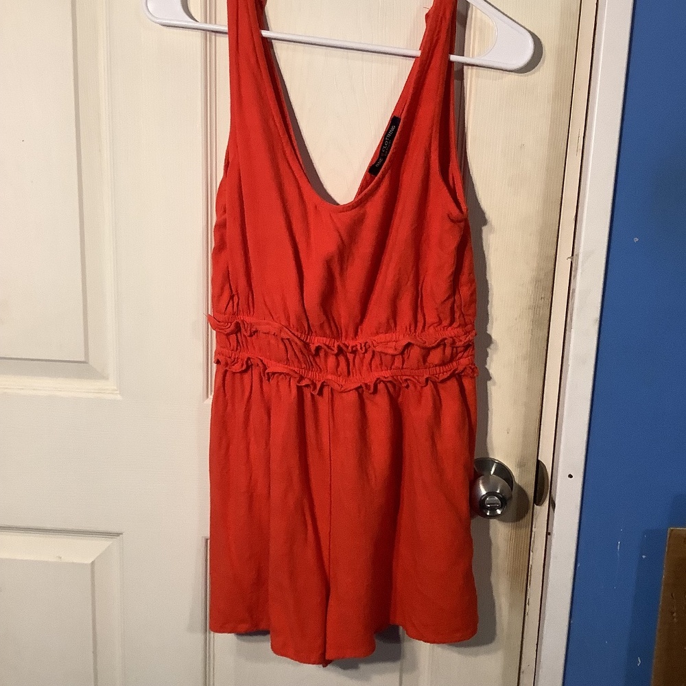 One❤️Clothing L.A. Orange Romper Elastic Ruffle waist Size S